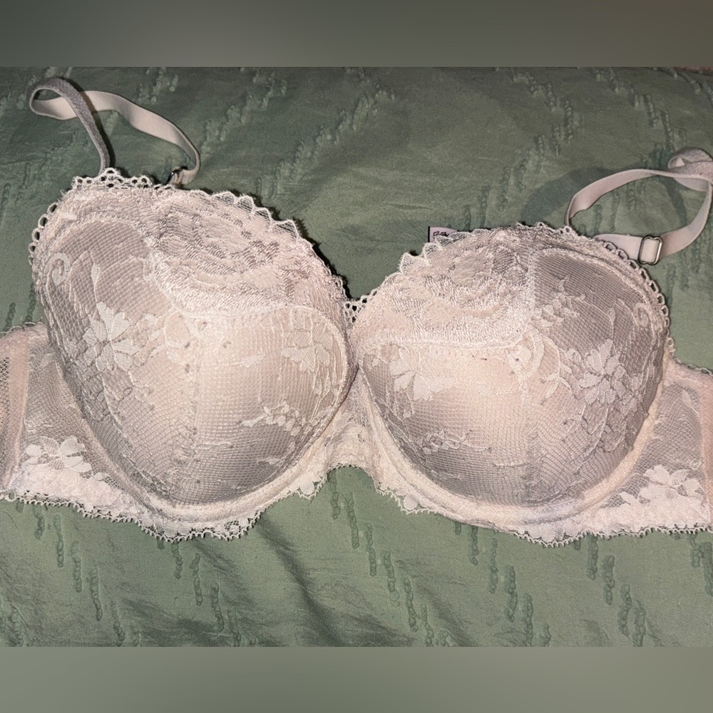 Victoria's Secret Lace Underwire Bra - Cream